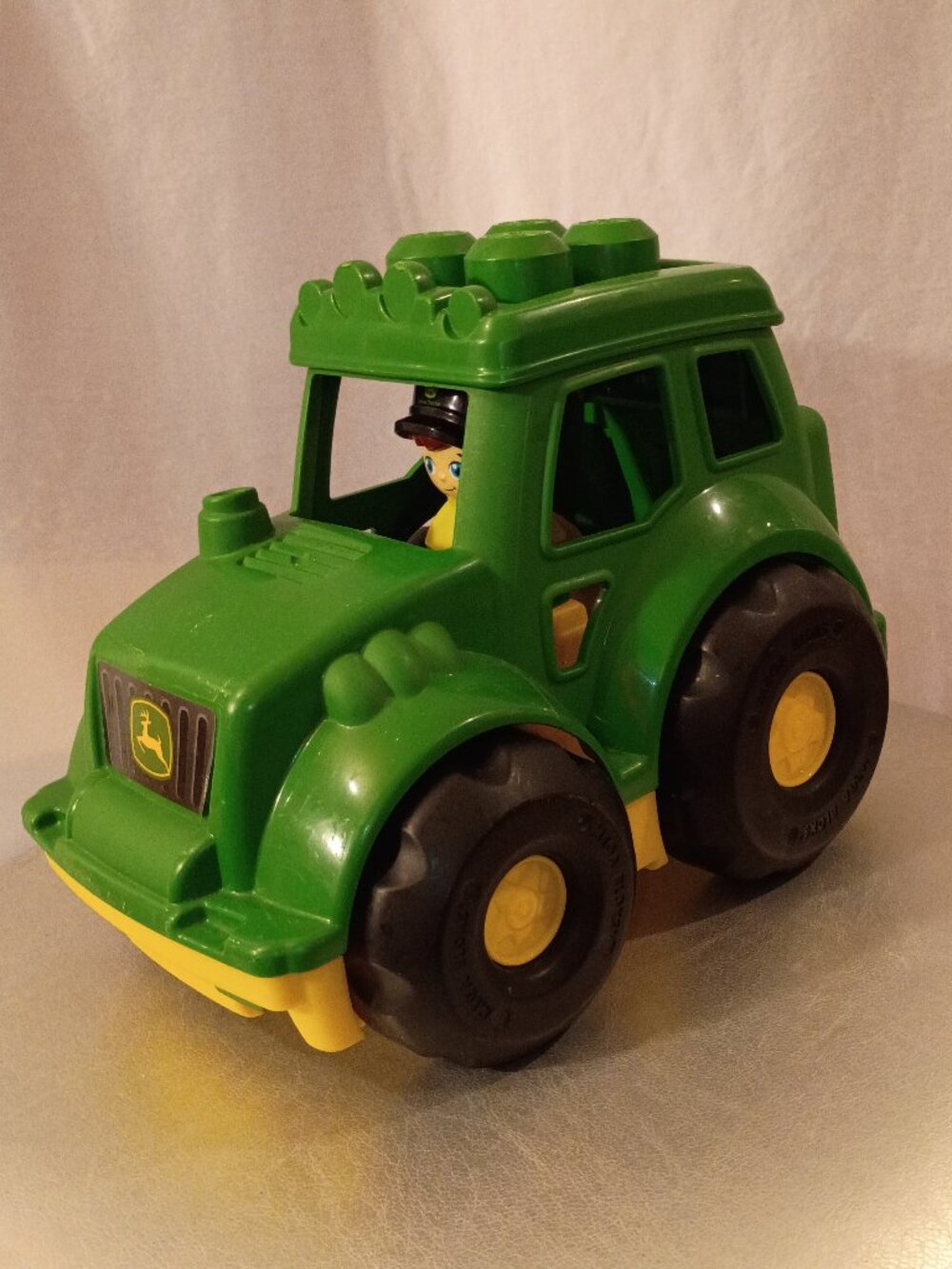 Mega Blocks Big Blocks John Deere Lil' Tractor Toy with Farmer